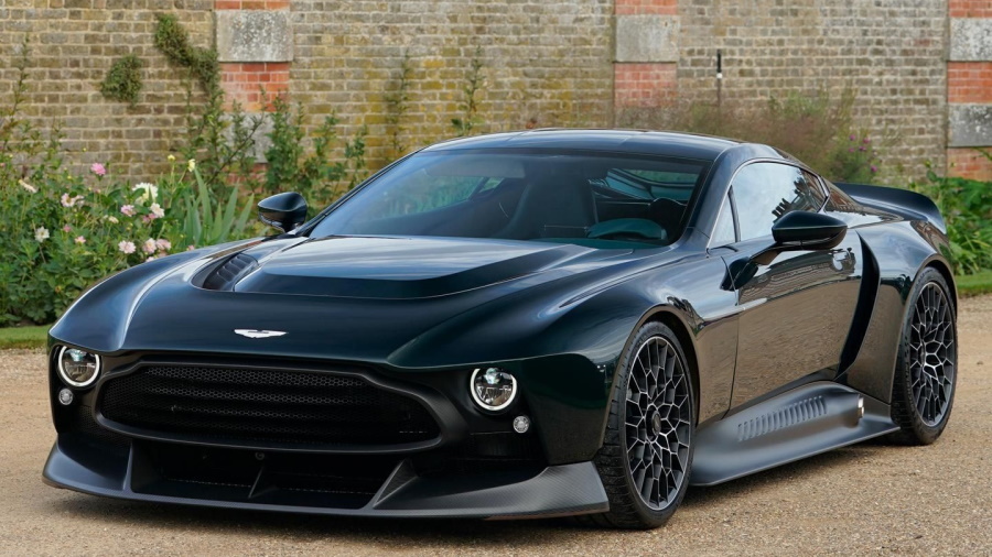 Aston-Martin-Victor-900