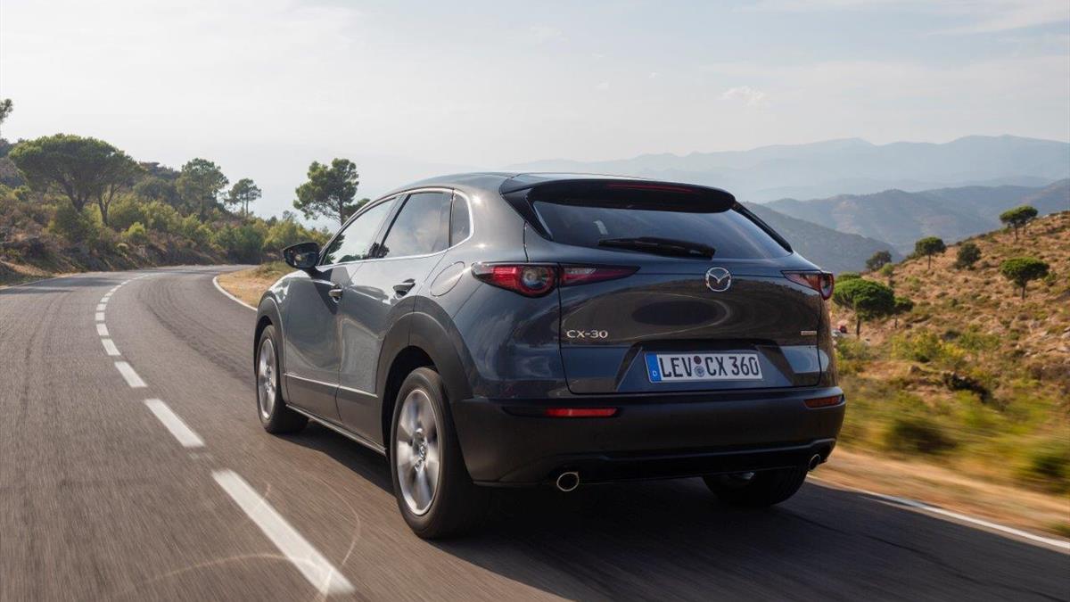 A Mazda apura design com SUV de medidas certas